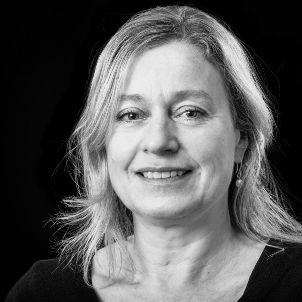 Karin VidenskyMitarbeiterin Visuelle Kommunikation &amp; Szenografie